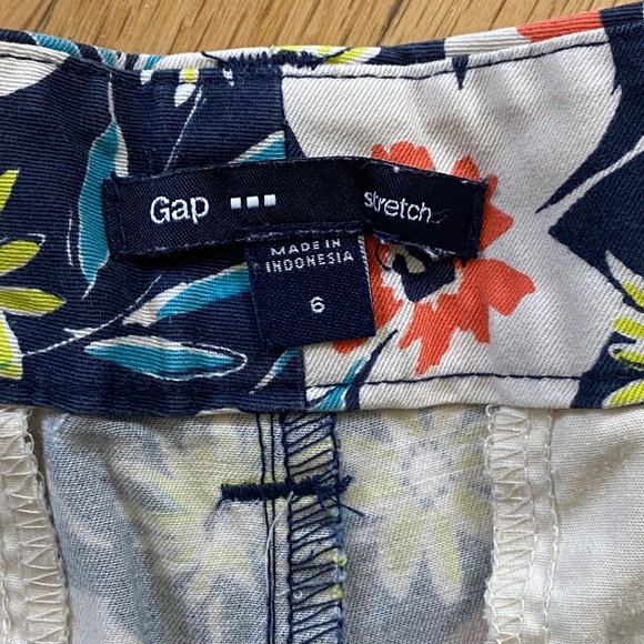 Gap Floral Print Chino Shorts Navy Multicolor Flat Front Pockets Mid Rise Size 6 - Picture 6 of 12